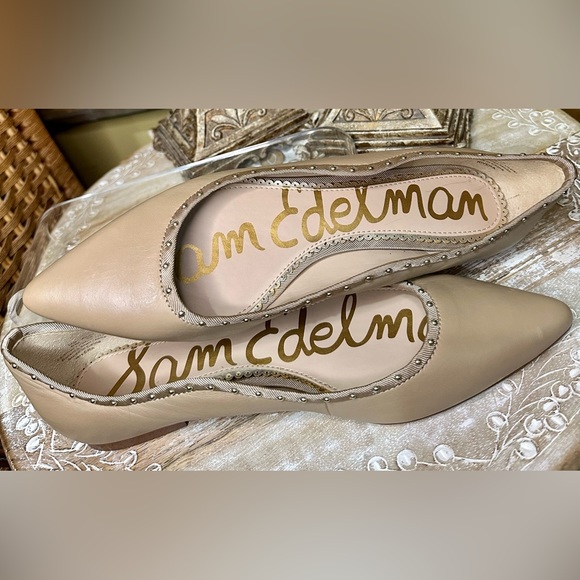 EUC Sam Edelman “Rivera” Gold Studded, Wavy Topline Flats in Nude. Size 8/38 - Picture 2 of 11